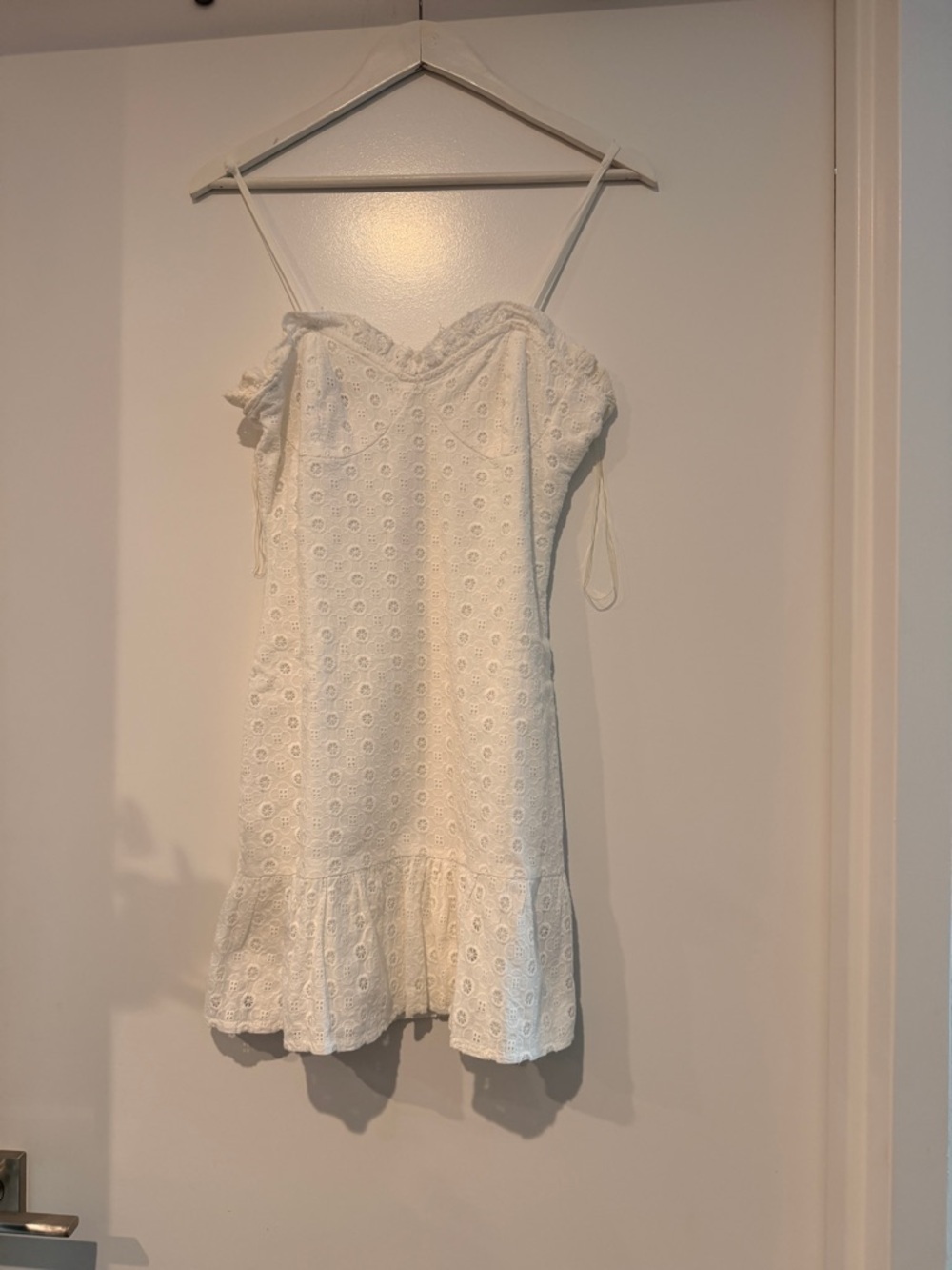 Parisian White 100% cotton Eyelet Strap mini sun dress size 6